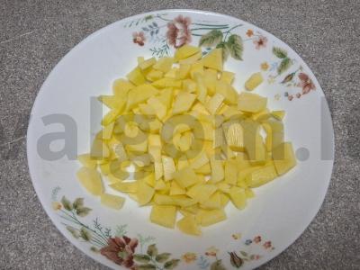 Sriuba su perlinėmis kruopomis ir baltomis grybais pietums Žingsnis 3