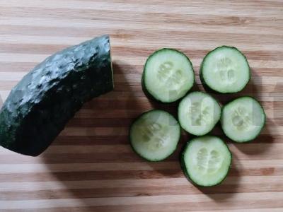 Gaivus pomidorų želė su šviežiais agurkais ir baziliku Žingsnis 5