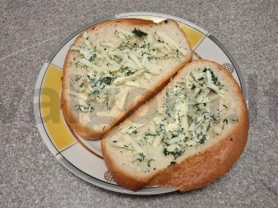 Sūrio ir krapų skrudinta duona per 15 minučių Žingsnis 3