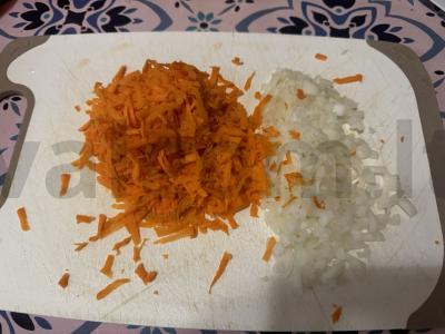 Įdaryti pipirai su pomidorų pasta ir kmynais Žingsnis 3