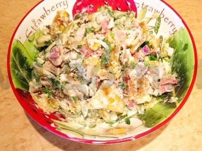 Salotas „Kaimiškas“ su bekonu pagrindine nuotrauka