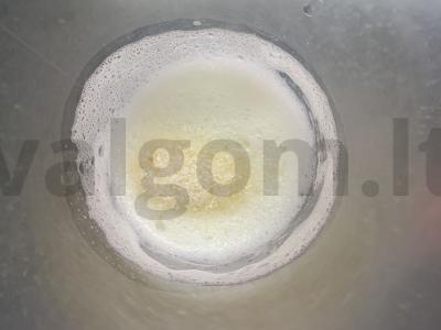 Desertas su braškių džemu ir kiaušinio baltymu Žingsnis 1