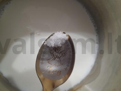 Avižiniai dribsniai su pienu ir uogiene Žingsnis 2