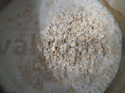 Avižiniai dribsniai su pienu ir uogiene Žingsnis 3