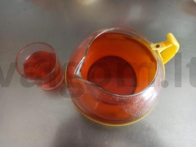 Gaivus braškių džinas pagrindine nuotrauka