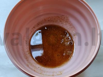 Kiauliena su svogūnais ir sojų padažu Žingsnis 1