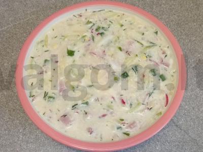 Okrška su kiauliena naminiu būdu ir majonezu ant duonos kvašo pagrindine nuotrauka