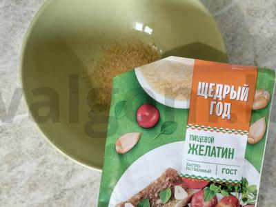 Švelnus tortas be kepimo iš avižinių sausainių ir varškės Žingsnis 2