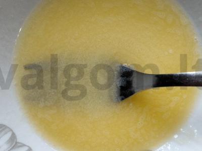 Švelnus tortas be kepimo iš avižinių sausainių ir varškės Žingsnis 4