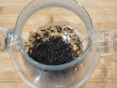 Kvapnus arbata su mėtomis, raudonėliu ir medumi Žingsnis 1