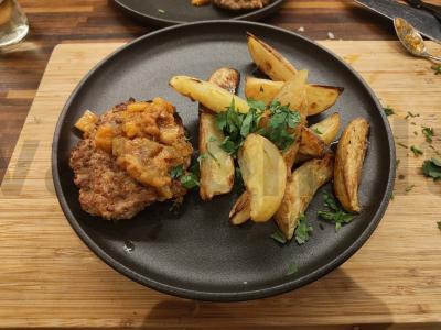 Anties pleskavica su bulvėmis pagrindine nuotrauka