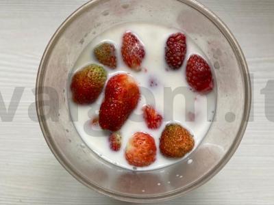 Pieninis kokteilis su braškėmis Žingsnis 1