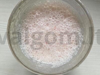 Pieninis kokteilis su braškėmis Žingsnis 4