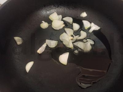 Basmati ryžiai su obuoliu ir svogūnu Žingsnis 2