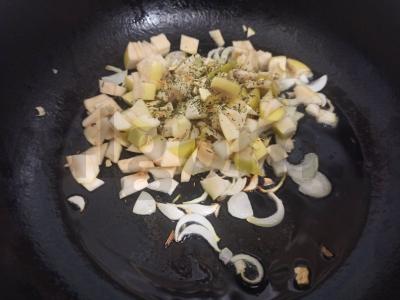 Basmati ryžiai su obuoliu ir svogūnu Žingsnis 3