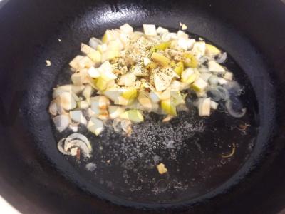 Basmati ryžiai su obuoliu ir svogūnu Žingsnis 4