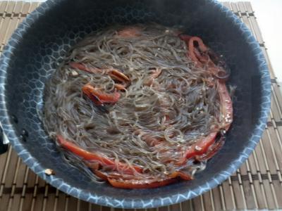 Funchosa su paprikomis ir čili padažu Žingsnis 4