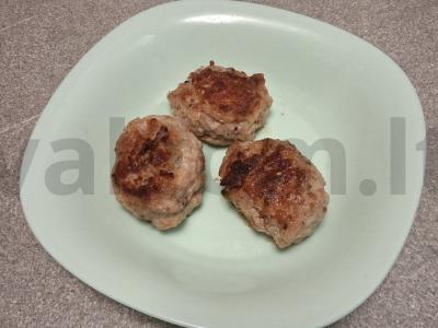 Kalakutienos faršo zrazai su putpelių kiaušiniais ir grybais Žingsnis 10