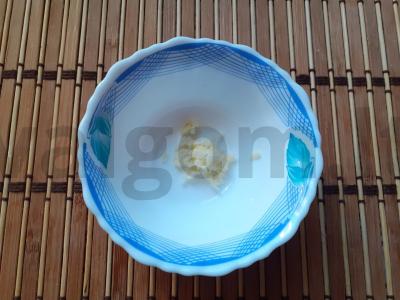 Kiaulienos steikas ant iešmo su česnaku ir prieskoniais Žingsnis 1