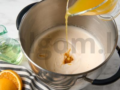 Tropinis tortas su ananasais Žingsnis 2