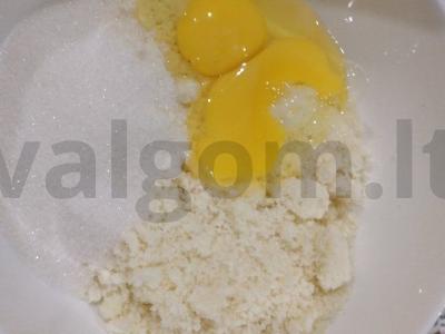 Varškės spurgos keptuvėje Žingsnis 1