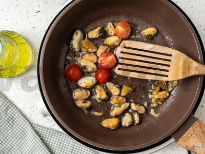 Cukinijų makaronai su midijomis Žingsnis 3