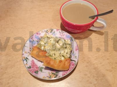 Atviras pyragas su ryžiais ir kiaušiniu pagrindine nuotrauka