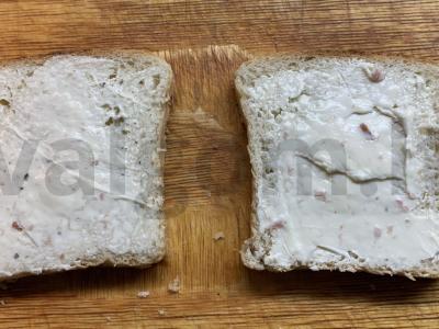 Sumuštinis su kalakutiena, lydytu sūriu ir agurku Žingsnis 4