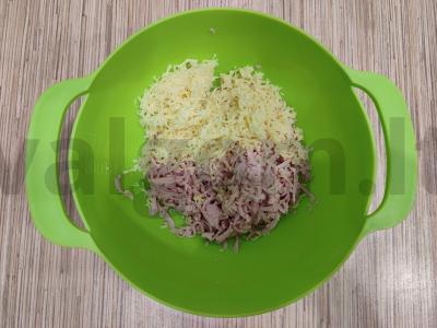 Karšti sumuštiniai su dešra, sūriu ir kiaušiniu Žingsnis 2