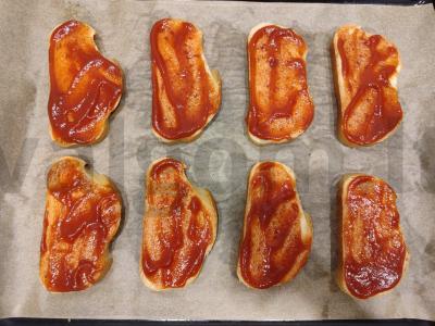 Karšti sumuštiniai su dešra, sūriu ir kiaušiniu Žingsnis 6