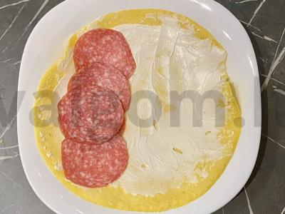 Tortilija su saliami, garstyčiomis ir varškės sūriu Žingsnis 2