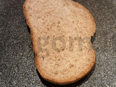 Brusketa su krevetėmis, mocarela ir agurkais Žingsnis 2