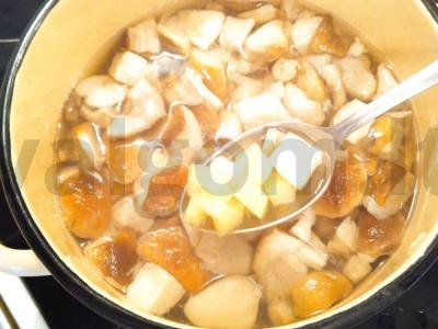 Grybų sriuba su virta-rūkyta šonine Žingsnis 4