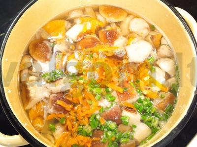 Grybų sriuba su virta-rūkyta šonine Žingsnis 6