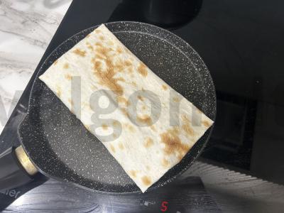 Lavašo vokas su salotų lapais ir kiaulienos kaklu Žingsnis 8