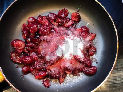 Blynų tortas su vyšniomis Žingsnis 1