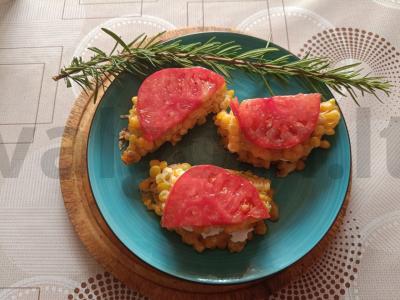 Kukurūzai su sūriu pagrindine nuotrauka