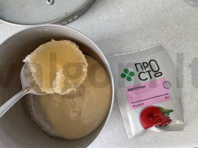 Želė pyragas su kokosų drožlėmis Žingsnis 2