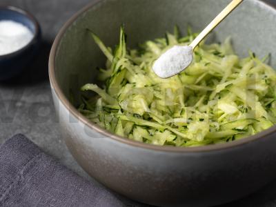 Vafliai su varške ir cukinijomis Žingsnis 1