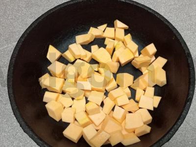 Jautienos steikai su moliūgo ir brokolių garnyru Žingsnis 1