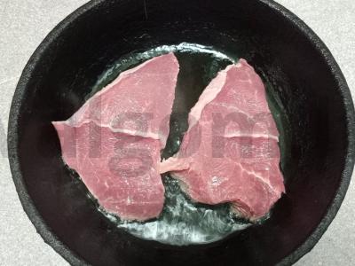 Jautienos steikai su moliūgo ir brokolių garnyru Žingsnis 4