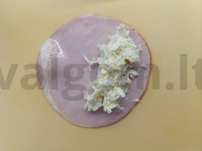 Rulėliai iš karbonaido su dviem sūrio rūšimis Žingsnis 4