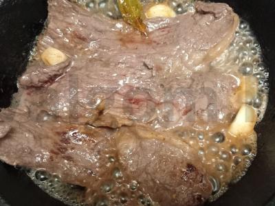 Jautienos steikai su keptų daržovių garnyru Žingsnis 9