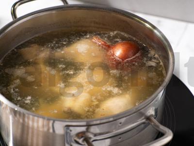 Kreminis vištienos sriuba su karčiu Žingsnis 2