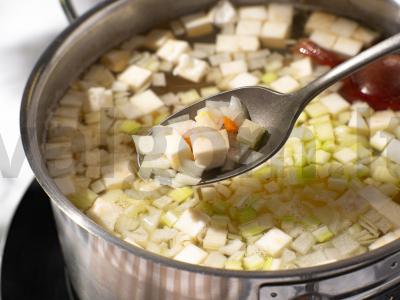 Kreminis vištienos sriuba su karčiu Žingsnis 3