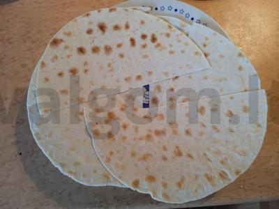 Tortilijų su vištiena ir grybais konvertai Žingsnis 1