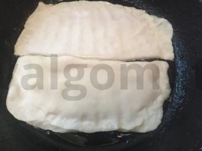 Traškūs čeburekai su mėsos faršu gazuoto vandens tešloje Žingsnis 9