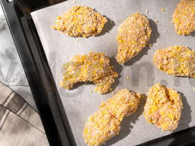 Traškūs vištienos sparneliai kukurūzų džiūvėsėliuose Žingsnis 5