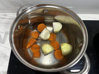 Švelnus vištienos kepenėlių paštetas su kiaušiniais Žingsnis 1