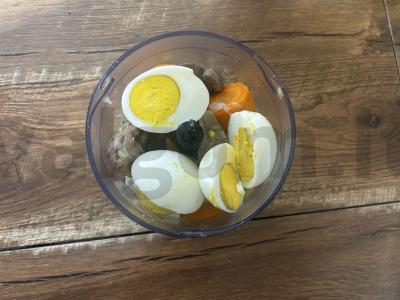 Švelnus vištienos kepenėlių paštetas su kiaušiniais Žingsnis 4